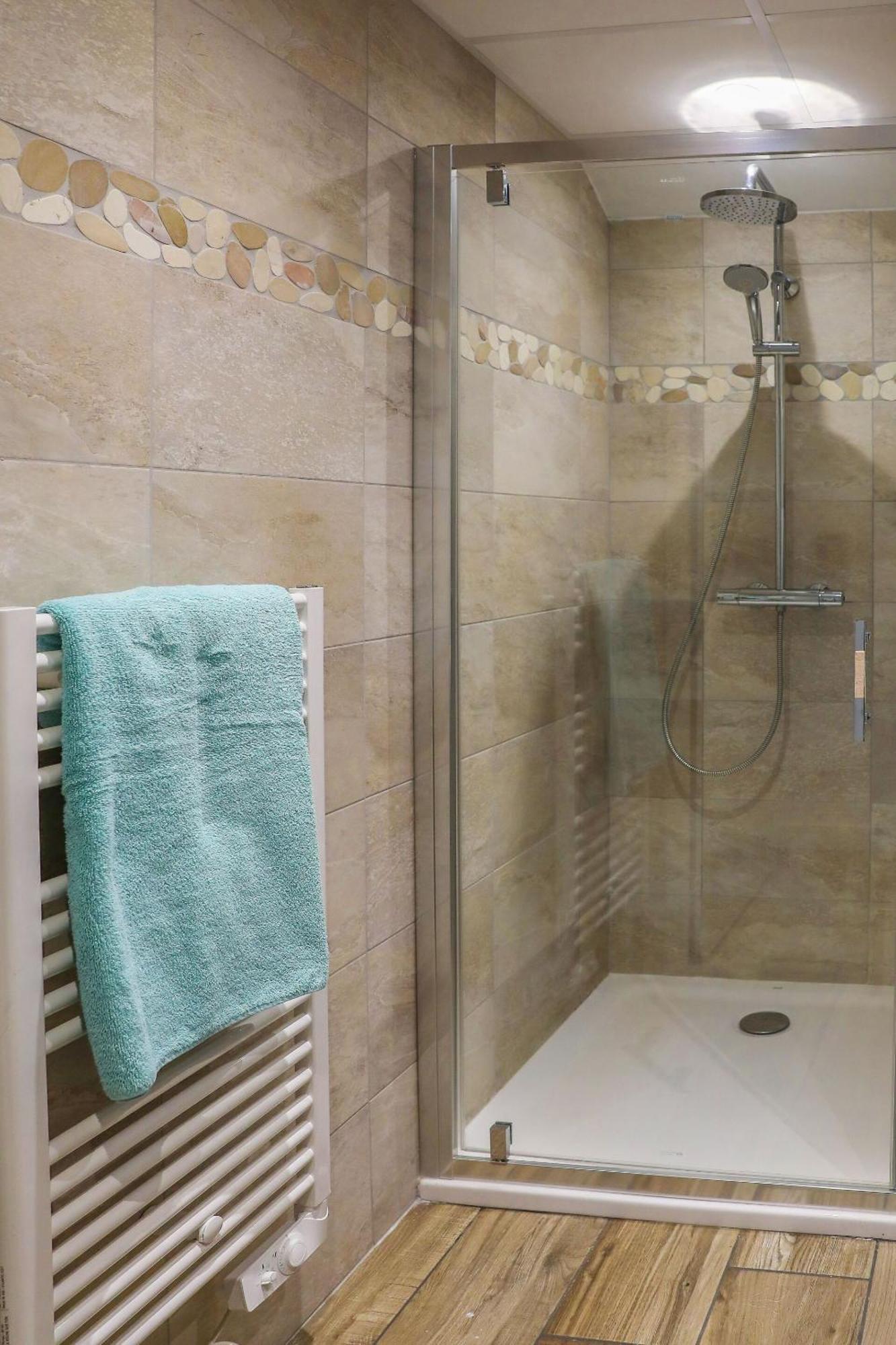 Hotel O Chiroulet Bagnères-de-Bigorre Zimmer foto